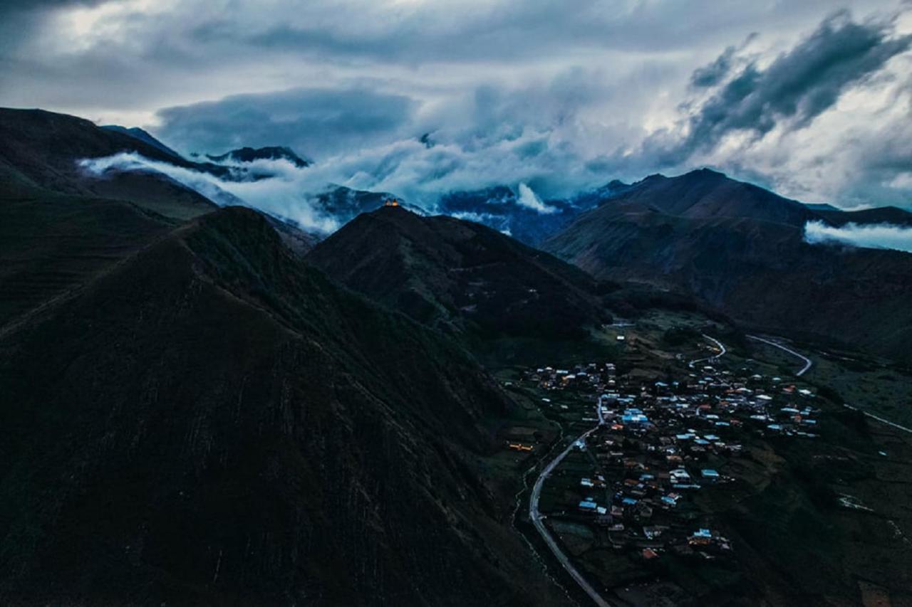 Maia's Guest House Gergeti Kazbegi Exterior foto