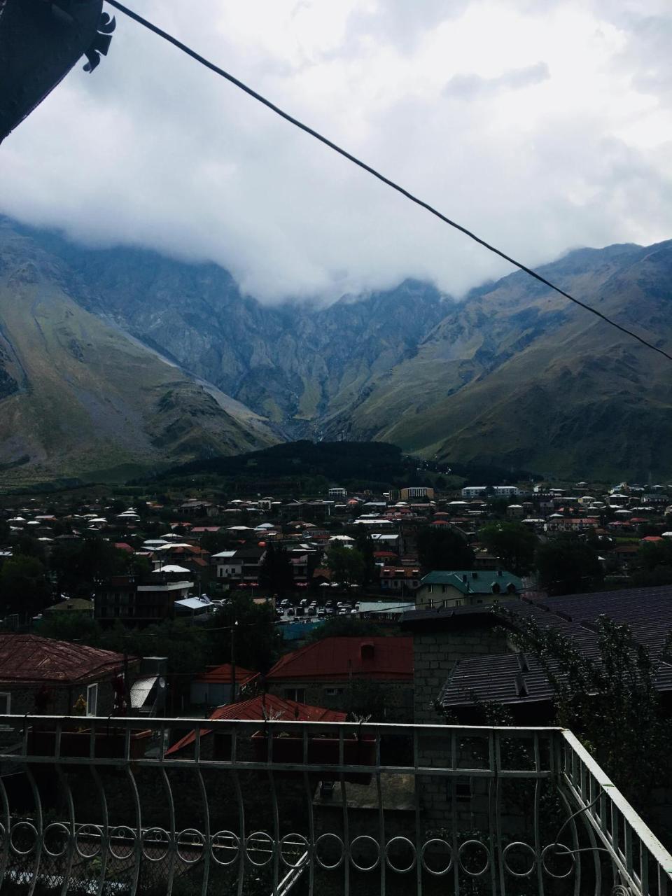 Maia's Guest House Gergeti Kazbegi Exterior foto