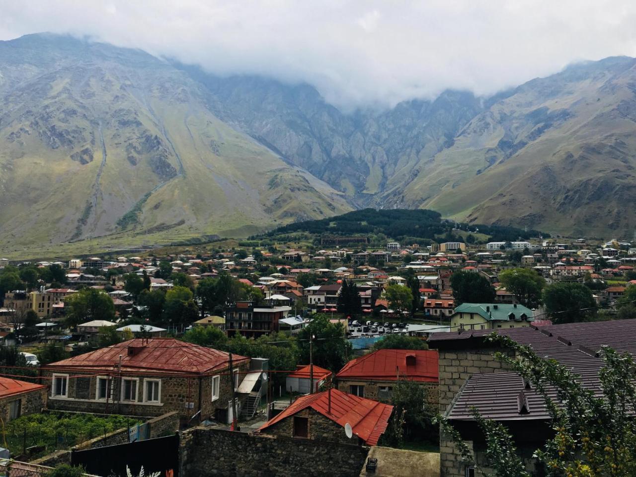 Maia's Guest House Gergeti Kazbegi Exterior foto